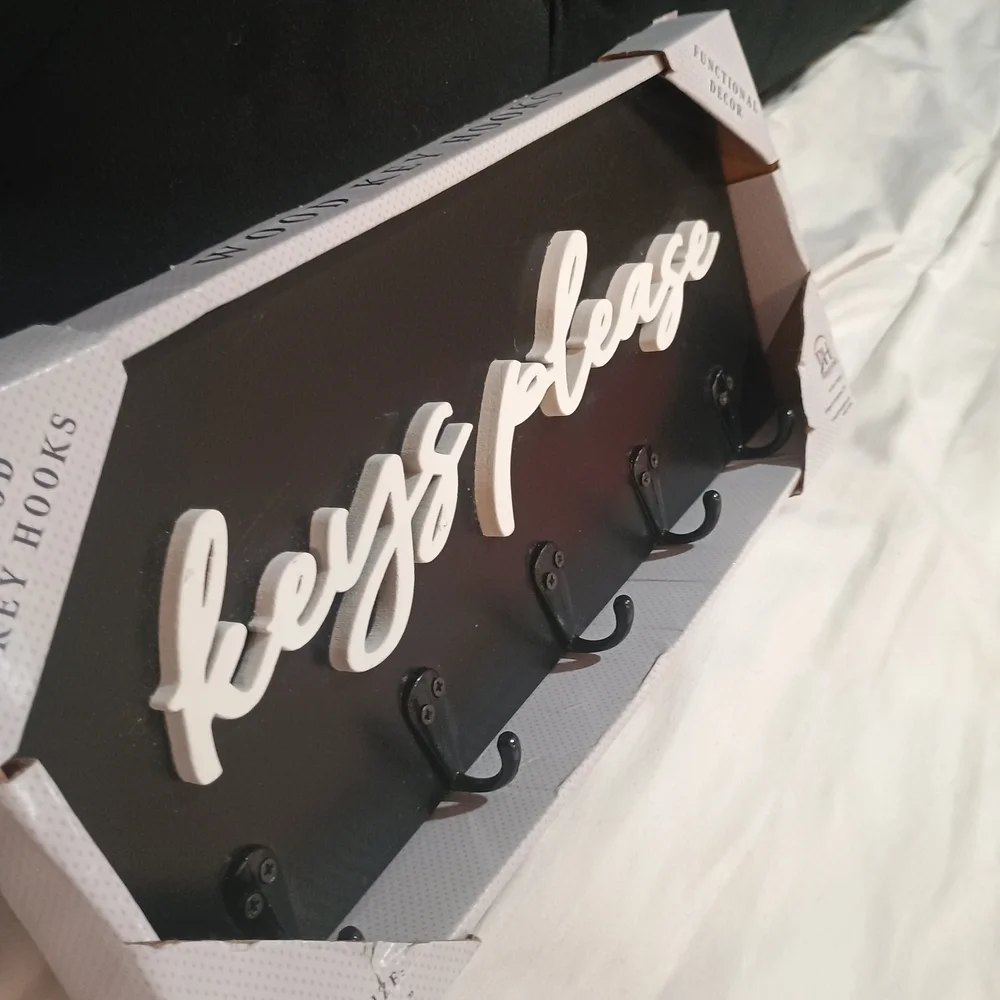 New Premier Home Elegant Black & White 'Keys Please' Wall Hook Size 12x5